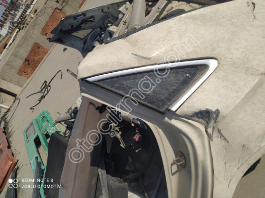 Audi A3 sağ sol arka kelebek cami