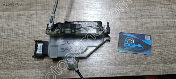 Peugeot 301 çıkma orjinal sağ ön kapı kilidi