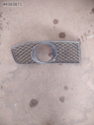 VW POLO HATBACK SİS FARI ÇERÇEVESİ 6N0853666C