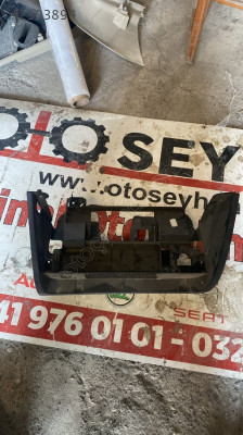 5E1857083B skoda octavia 2018 torpido iç kaplaması