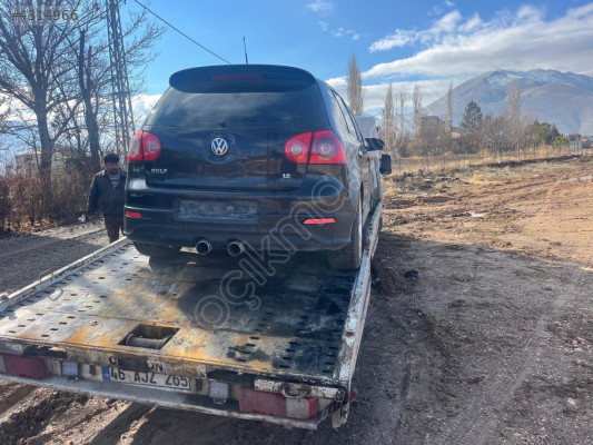 Volkswagen Golf 5 bagaj kapağı