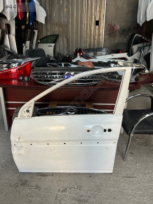 Hyundai accent era çıkma ön sol kapı boş