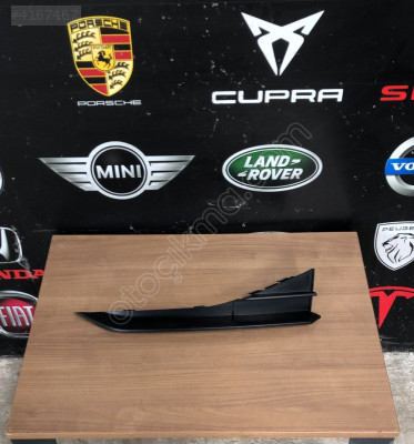 83A807926 AUDİ Q3 SAĞ SİS KAPAĞI SIFIR ORJİNAL