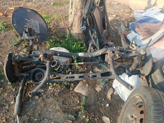 Skoda Octavia arka dingil dolu 1K0505315