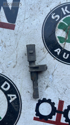 WHT003864B Passat b8.5 b8 sağ sol uyumlu arka abs sensörü