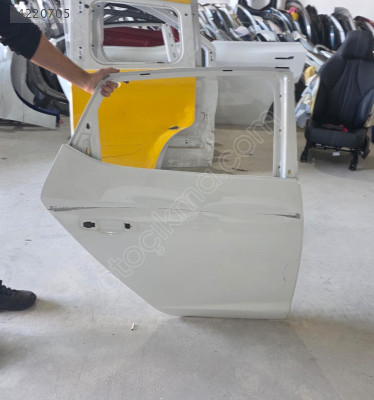 2013/2019 SEAT LEON BEYAZ SAĞ ARKA KAPI ORJINAL