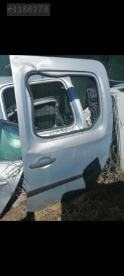 Renault kango sol arka kapi