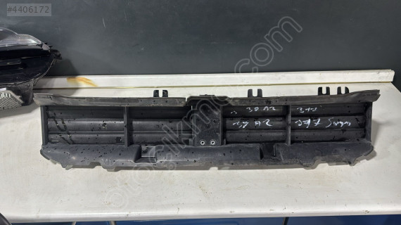 BMW 3 SERİ G20 M-SPORT ALT HAVALANDIRMA PERDESİ 5A22C65-03