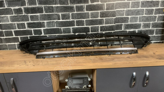 Orjinal VW GOLF 7 ÖN TAMPON ORTA IZGARA 5G0853677L