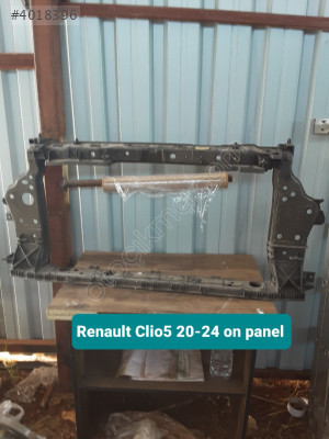 Renault Clio5 20-24 on panel