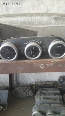 156091524 alfa Romeo guletta klima kontrol paneli