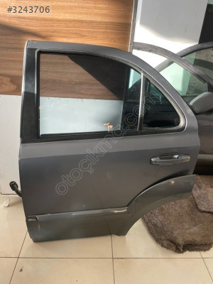 Kia Sorento İçin Orijinal Sol Ön Kapı - Oto Çıkma Parçalar