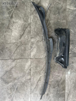 AUDİ A4 ÖN CAM IZGARASI ORJINAL HATASIZ ÇIKMA EGE OTO