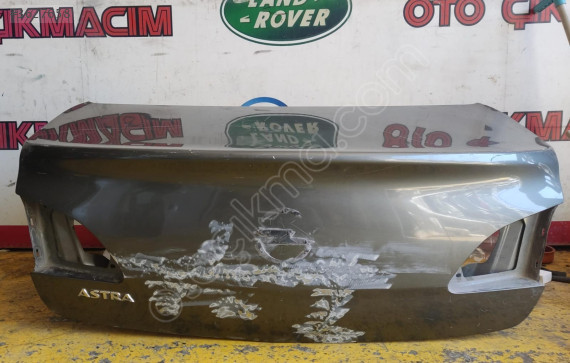 Opel Astra J Modeli için Çıkma Bagaj Kapağı