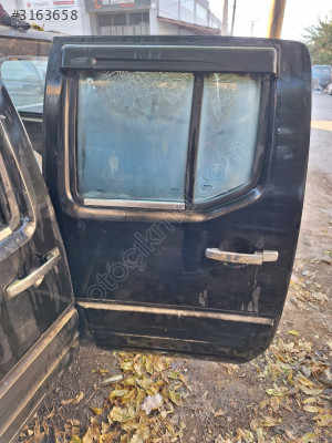 Nissan Navara Orjinal Sağ Arka Kapı