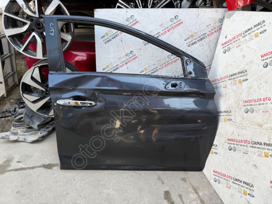 Honda city sağ ön kapı (az hasarlı ürün)