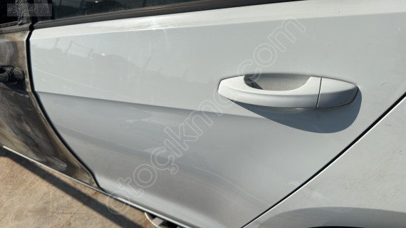 VOLKSWAGEN GOLF 7 ÇIKMA SOL ARKA KAPI