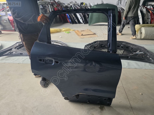2020/2024 FORD KUGA LACİVERT SAĞ ARKA KAPI ORJINAL