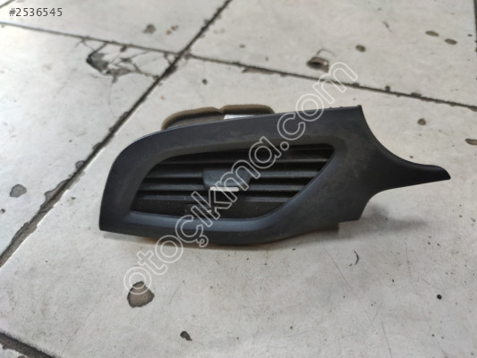 Opel Corsa E Sol Üfler Izgarası