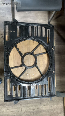 8W0121207 orjinal 2015-2020 audi a4 fan davlumbazı