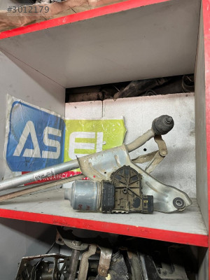 0390241544 DACİA SANDERO ÖN SİLECEK MOTORU