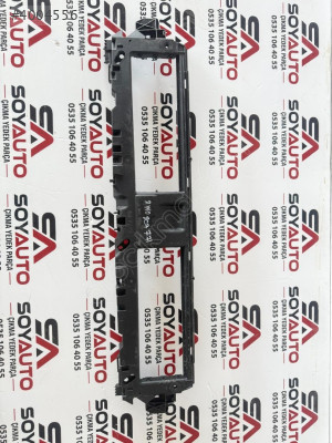 8w0807771 2016> Audi A4 panjur tutucu profili