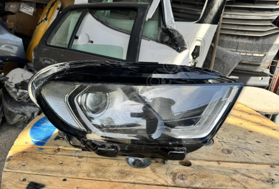 FORD ECOSPORT SAĞ FAR ORJİNAL EYÜPCAN OTO'DA