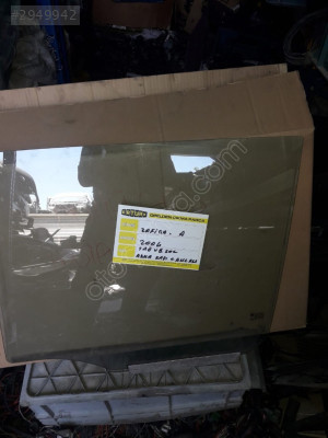 Zafira arka kapı  cam ları  sağ  ve sol 2004