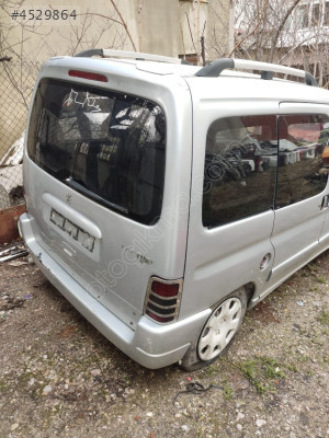 Peugeot Partner 2003 - 2009 bagaj kapağı