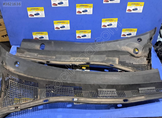 Mazda 3 BK Cam Önü Izgarası