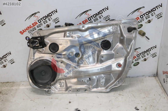 MERCEDES C SERİSİ A204 W204 İÇ KAPI SACI A204760834