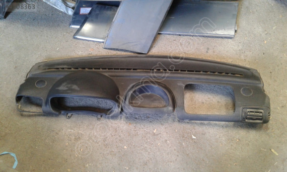 RENAULT CLIO 2 GOGUSLUK UST 8200133960 - BAŞKA PARÇASI YOKTUR