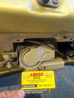 Corsa b arka silecek motoru
