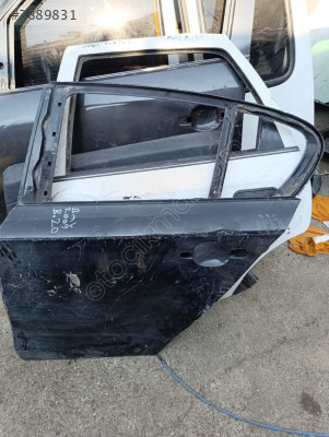 BMW 320 SOL ARKA KAPI