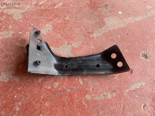 VOLKSWAGEN PASSAT SOL ÇAMURLUK BRAKETİ 3G0821141