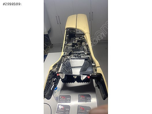 BMW 5 F11 530d 2016 RHD Orta Konsol Kolçak Bölmesi 14769210 1000