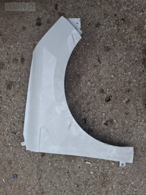 Clio 5 on çamurluk sag beyaz cikma