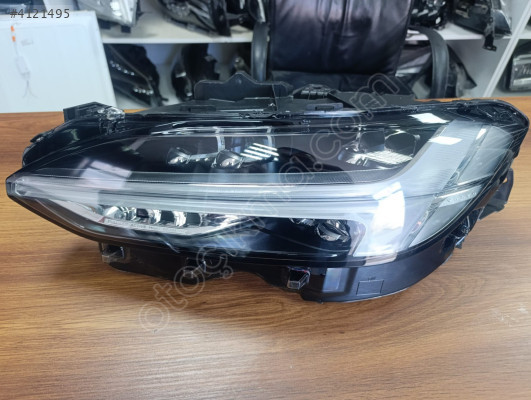 VOLVO S90 SOL FAR ORJİNAL ÇIKMA 2 BEYİN !
