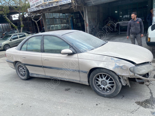 Opel OMEGA b sağ ön kapı