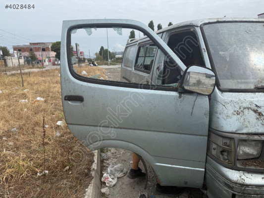 TOYOTA HIACE SAĞ ÖN KAPI