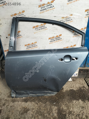 Toyota Corolla çikma sol arka kapı 2019 2022