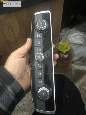 8v0820043ae Audi a3 klima paneli