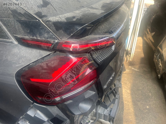 Citroen C4X sol arka stop