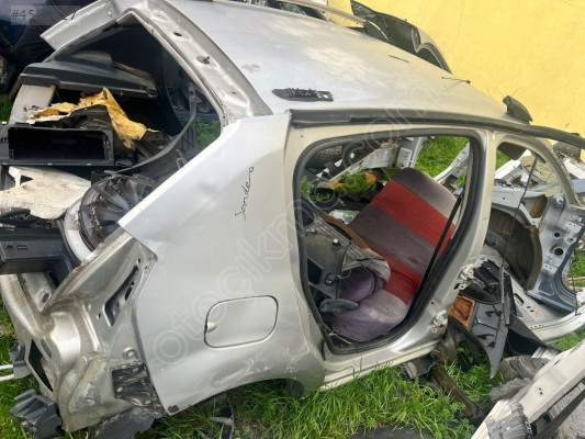 DACİA SANDERO SAĞ ARKA ÇAMURLUK