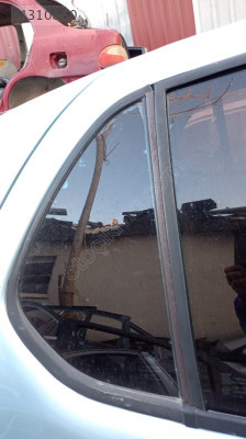 tata indica sağ arka kelebek camı