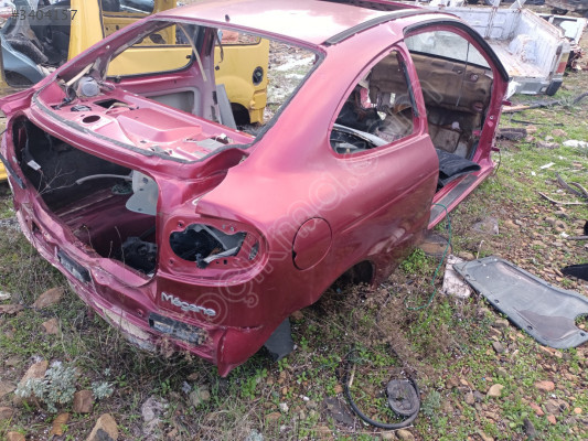 MEGANE 1 COUPE SAĞ ARKA ÇAMURLUK