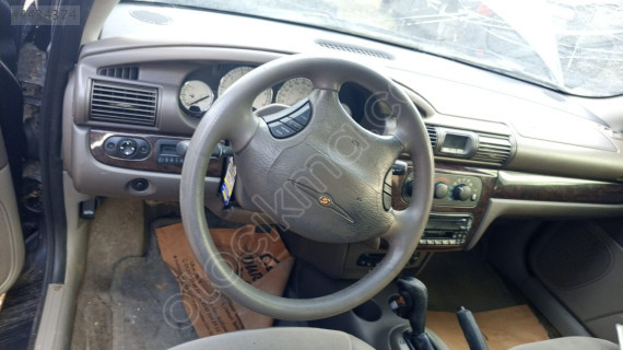 Chrysler sebrıng 2005 dolu torpido