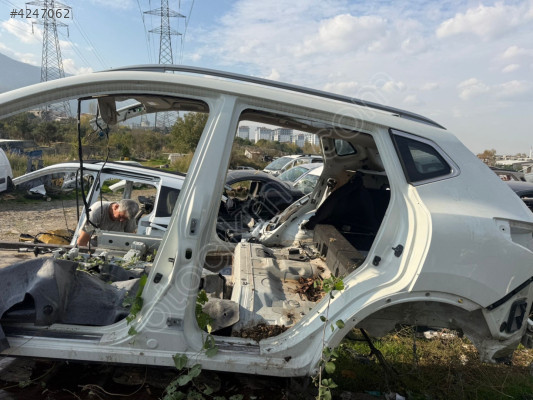 NİSSAN QASHQAİ ÇIKMA KASA KUPA.  CAM TAVAN ARKA  SEDEFLİ BEYAZ
