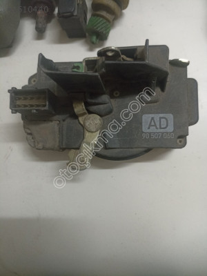 Opel Vectra B sağ ön kapı kilidi orj gm
