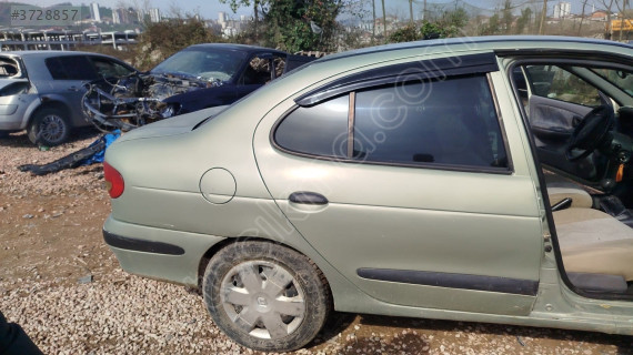 Megane 1 sağ arka kapı